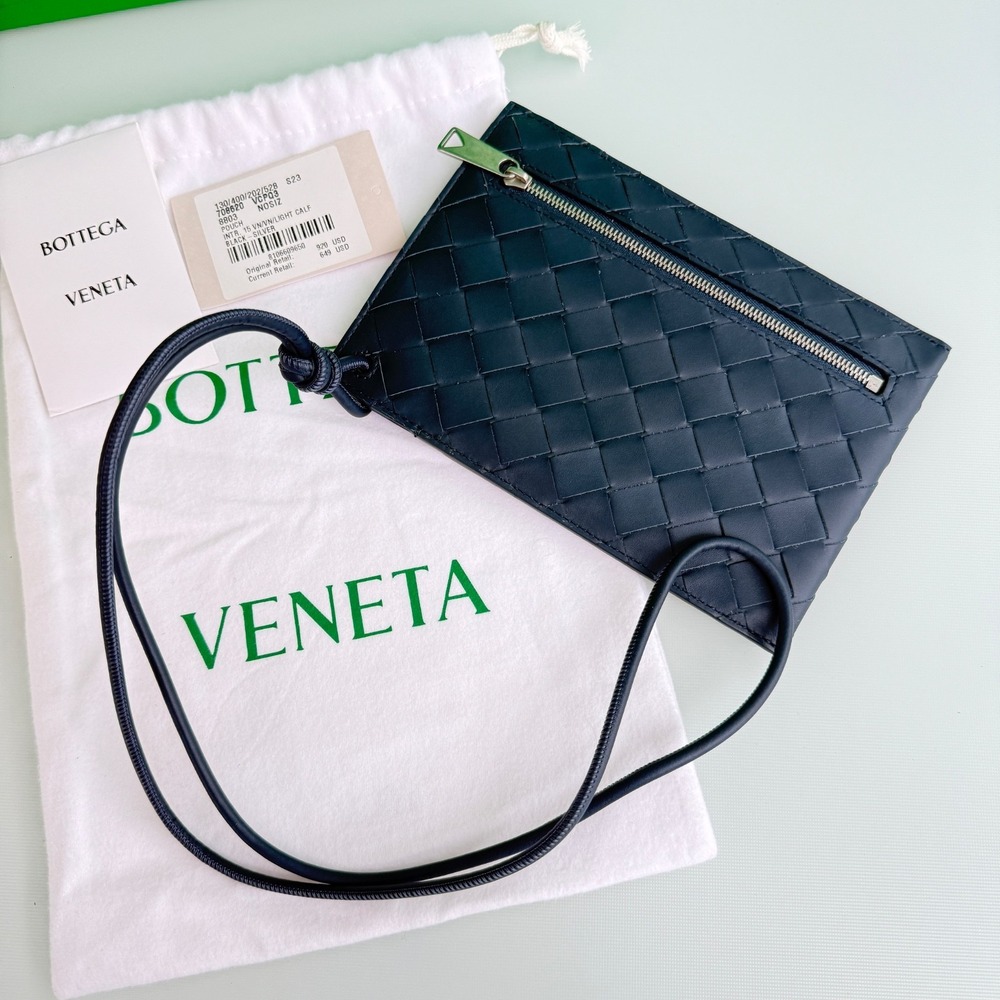 Bottega Beneta Intrecciato Weave Leather Passport/Phone Holder Lanyard 708620 - Picture 2 of 12